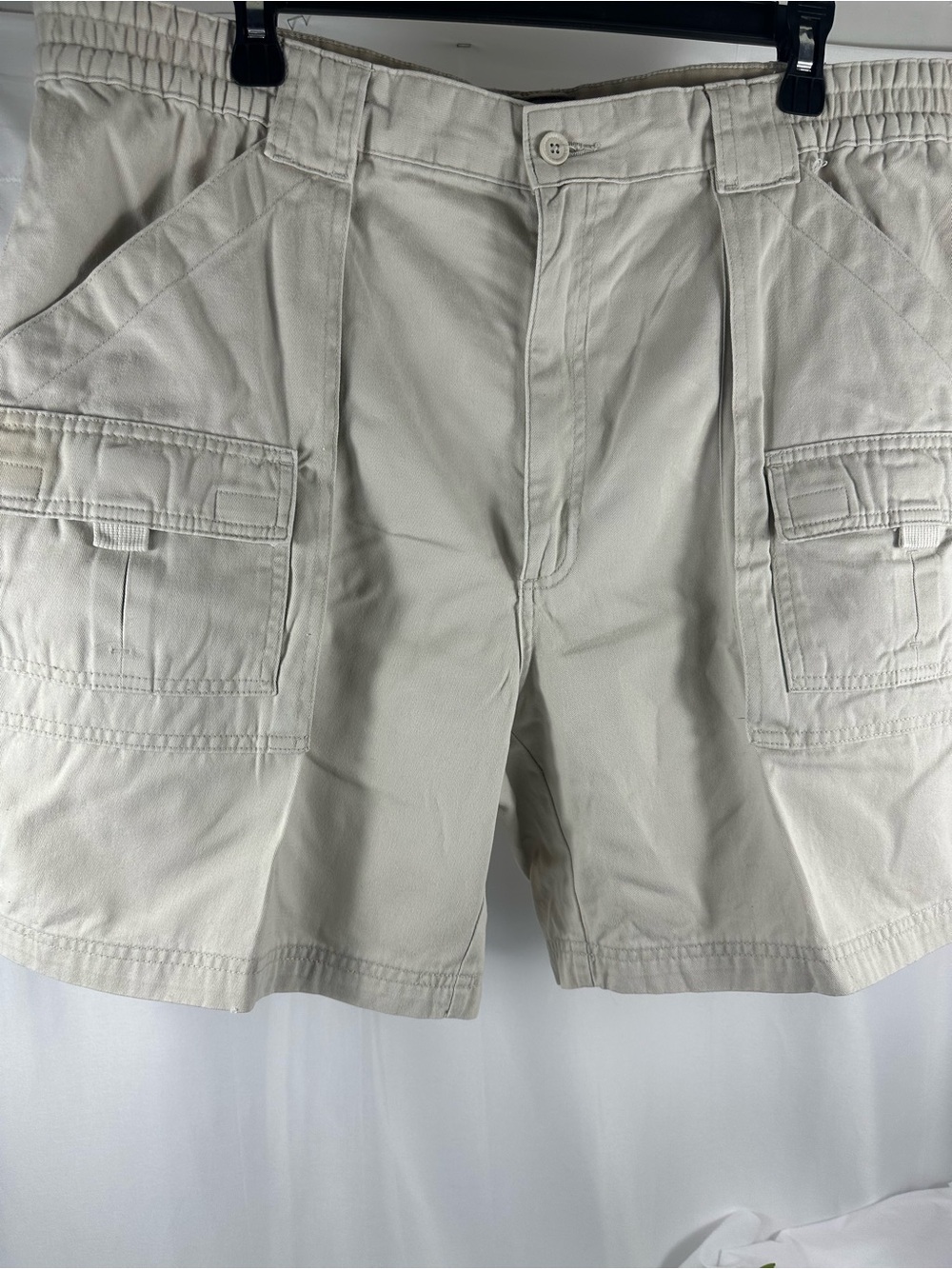 St. John’s Bay Men’s Cargo Shorts Size 38 Beige Khaki Utility Casual Shorts